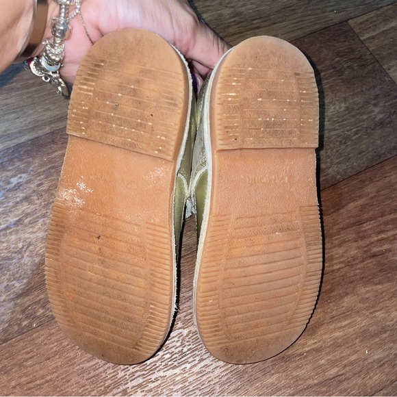 Gold Kids Mary Jane‎ Shoes - Picture 5 of 7
